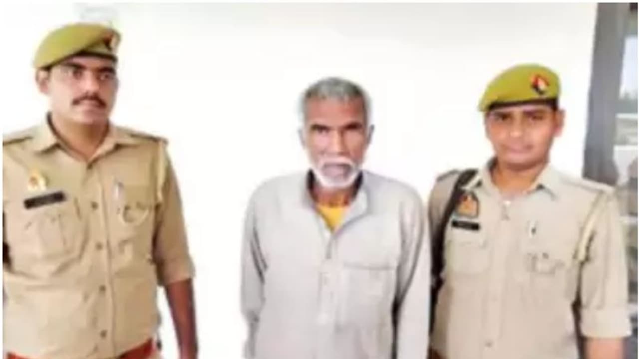 അമ്മയുമായുള്ള ബന്ധം ചോദ്യം ചെയ്തു; യുവാവിനെ കൊലപ്പെടുത്തി മുഖം കത്തിച്ച ആൾദൈവം പിടിയിൽ അമ്മയുമായുള്ള ബന്ധം ചോദ്യം ചെയ്തു; യുവാവിനെ കൊലപ്പെടുത്തി മുഖം കത്തിച്ച ആൾദൈവം പിടിയിൽ