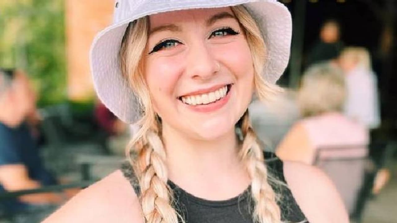 'മരിച്ചുപോയി എന്നാണ് കരുതിയത്'; ക്ലാസ്മുറിയിൽ ആറുവയസുകാരന്റെ വെടിയേറ്റ അധ്യാപിക ആദ്യമായി വെളിപ്പെടുത്തുന്നു 'മരിച്ചുപോയി എന്നാണ് കരുതിയത്'; ക്ലാസ്മുറിയിൽ ആറുവയസുകാരന്റെ വെടിയേറ്റ അധ്യാപിക ആദ്യമായി വെളിപ്പെടുത്തുന്നു