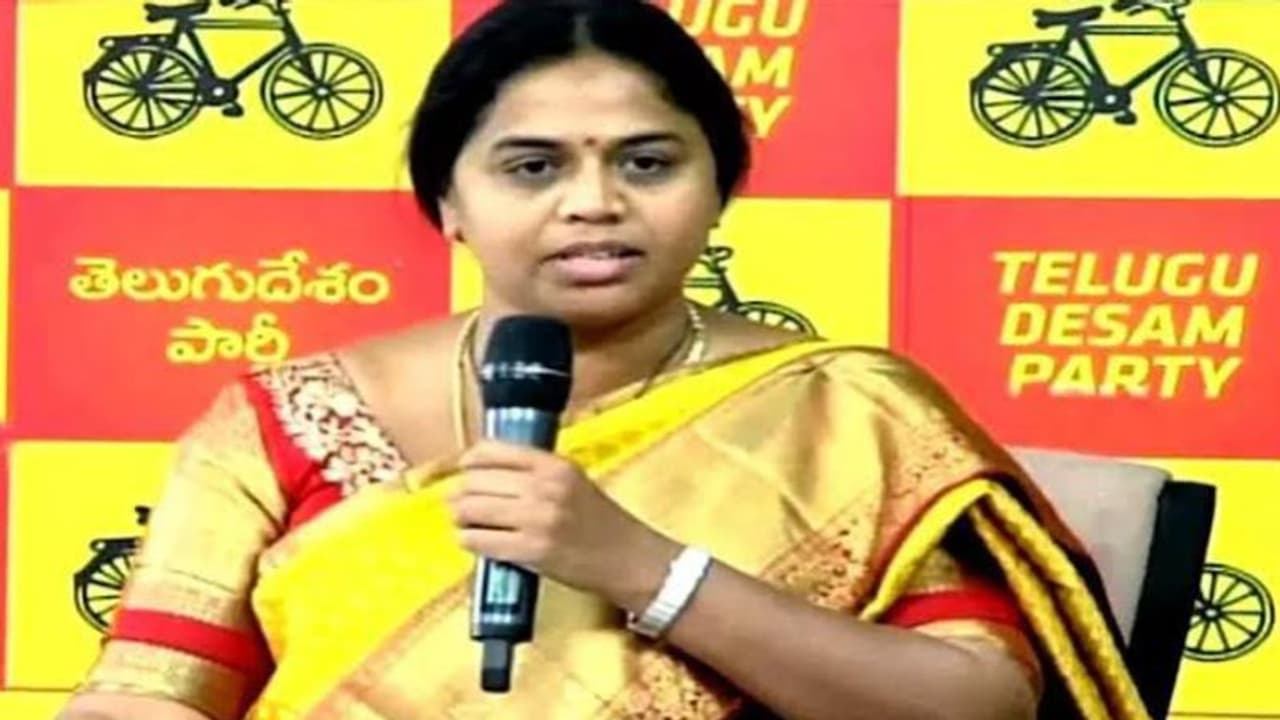 జగన్ పాపం పసివాడు కాదు అవినీతి రత్న...: ఎమ్మెల్సీ అనురాధ సెటైర్లు జగన్ పాపం పసివాడు కాదు అవినీతి రత్న...: ఎమ్మెల్సీ అనురాధ సెటైర్లు