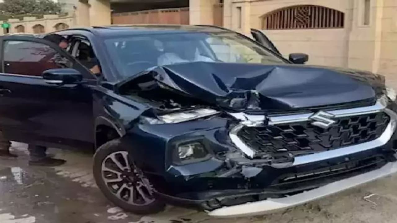 ടെസ്റ്റ് ഡ്രൈവിനൊരുങ്ങുകയാണോ? എട്ടിന്റെ പണി കിട്ടിയ അനുഭവം കണ്ടിട്ട് പോകൂ! ടെസ്റ്റ് ഡ്രൈവിനൊരുങ്ങുകയാണോ? എട്ടിന്റെ പണി കിട്ടിയ അനുഭവം കണ്ടിട്ട് പോകൂ!