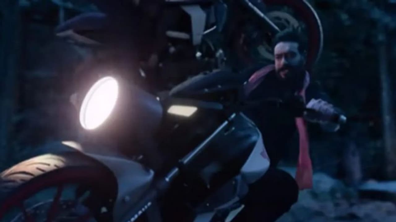 അജയ് ദേവ്ഗണിന്റെ സംവിധാനത്തില് 'ഭോലാ', ബൈക്ക് ട്രക്ക് ചേസ് രംഗത്തിന്റെ ദൃശ്യങ്ങള് പുറത്ത് അജയ് ദേവ്ഗണിന്റെ സംവിധാനത്തില് 'ഭോലാ', ബൈക്ക് ട്രക്ക് ചേസ് രംഗത്തിന്റെ ദൃശ്യങ്ങള് പുറത്ത്