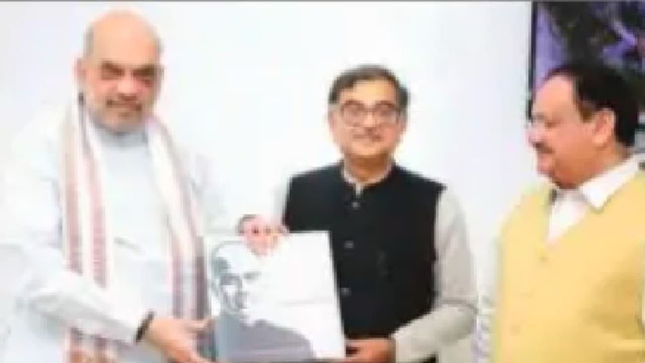  ಅಮಿತ್‌ ಶಾ, ನಡ್ಡಾಗೆ ಜನಸಂಘ ಶ್ಯಾಮ್‌ಪ್ರಸಾದ್‌ ಮುಖರ್ಜಿ ಪುಸ್ತಕ