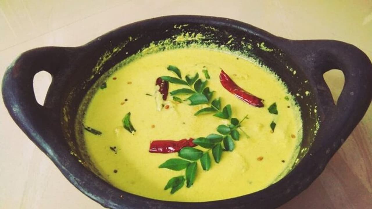 உடலை குளிர்ச்சியாக வைக்க அன்னாசிப்பழ மோர்க்குழம்பு.வேற லெவல் டேஸ்ட்டில் இருக்கும்.1 பருக்கை சாதம் கூட மிஞ்சாது உடலை குளிர்ச்சியாக வைக்க அன்னாசிப்பழ மோர்க்குழம்பு.வேற லெவல் டேஸ்ட்டில் இருக்கும்.1 பருக்கை சாதம் கூட மிஞ்சாது