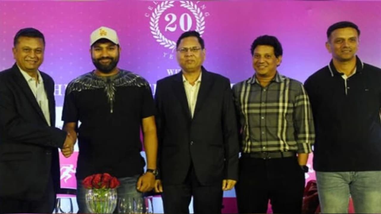 ஓபனராக பெற்ற வெற்றிக்கு டேட்டா அனாலிட்டிக்ஸ் தான் காரணம் ரோகித் சர்மா பெருமிதம்! ஓபனராக பெற்ற வெற்றிக்கு டேட்டா அனாலிட்டிக்ஸ் தான் காரணம் ரோகித் சர்மா பெருமிதம்!