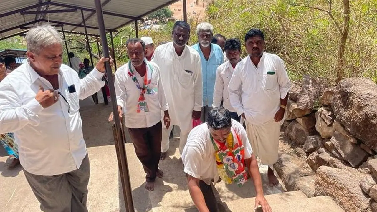 ಜಿಎಸ್‌ ಪಾಟೀಲ ಶಾಸಕರಾಗಬೇಕು, ಸಿದ್ರಾಮಯ್ಯ ಸಿಎಂ ಆಗಬೇಕು: ಅಂಬೇಗಾಲಲ್ಲಿ ಕಾಲಕಾಲೇಶ್ವರ ಬೆಟ್ಟವೇರಿದ ಯುವಕ! 