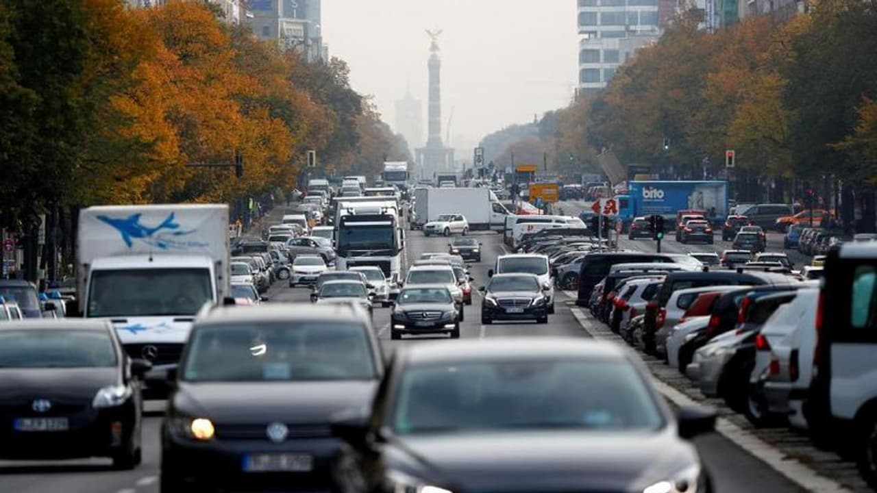 ഹൃദയം മാറ്റിവച്ച് ഇവി കരുത്ത് ചാര്ജ്ജ് ചെയ്യാൻ ആറ് ജനപ്രിയന്മാര്! ഹൃദയം മാറ്റിവച്ച് ഇവി കരുത്ത് ചാര്ജ്ജ് ചെയ്യാൻ ആറ് ജനപ്രിയന്മാര്!