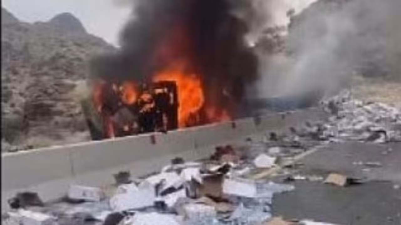 സൗദി അറേബ്യയില്‍ നിയന്ത്രണംവിട്ടു മറിഞ്ഞ ട്രെയിലറിന് തീപിടിച്ച് ഡ്രൈവര്‍ മരിച്ചു