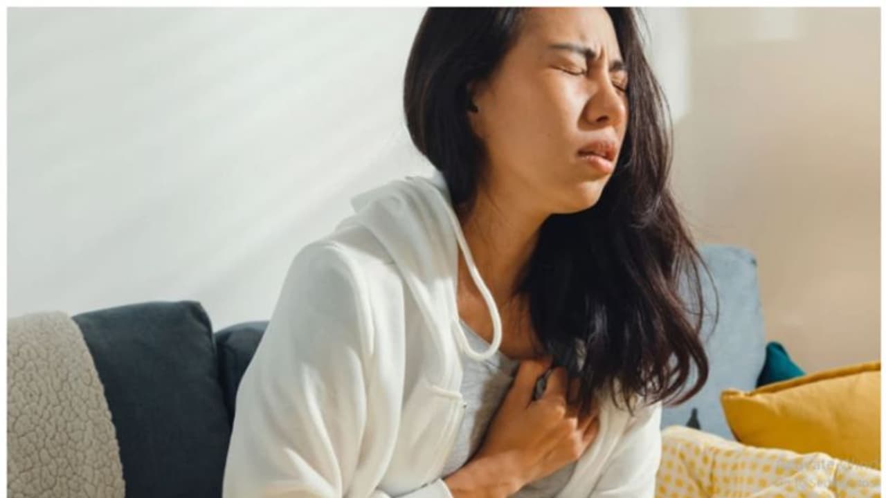 സ്ത്രീകളിൽ ഹൃദയാഘാത സാധ്യത കുറയ്ക്കാൻ നാല് കാര്യങ്ങൾ ശ്രദ്ധിക്കാം സ്ത്രീകളിൽ ഹൃദയാഘാത സാധ്യത കുറയ്ക്കാൻ നാല് കാര്യങ്ങൾ ശ്രദ്ധിക്കാം