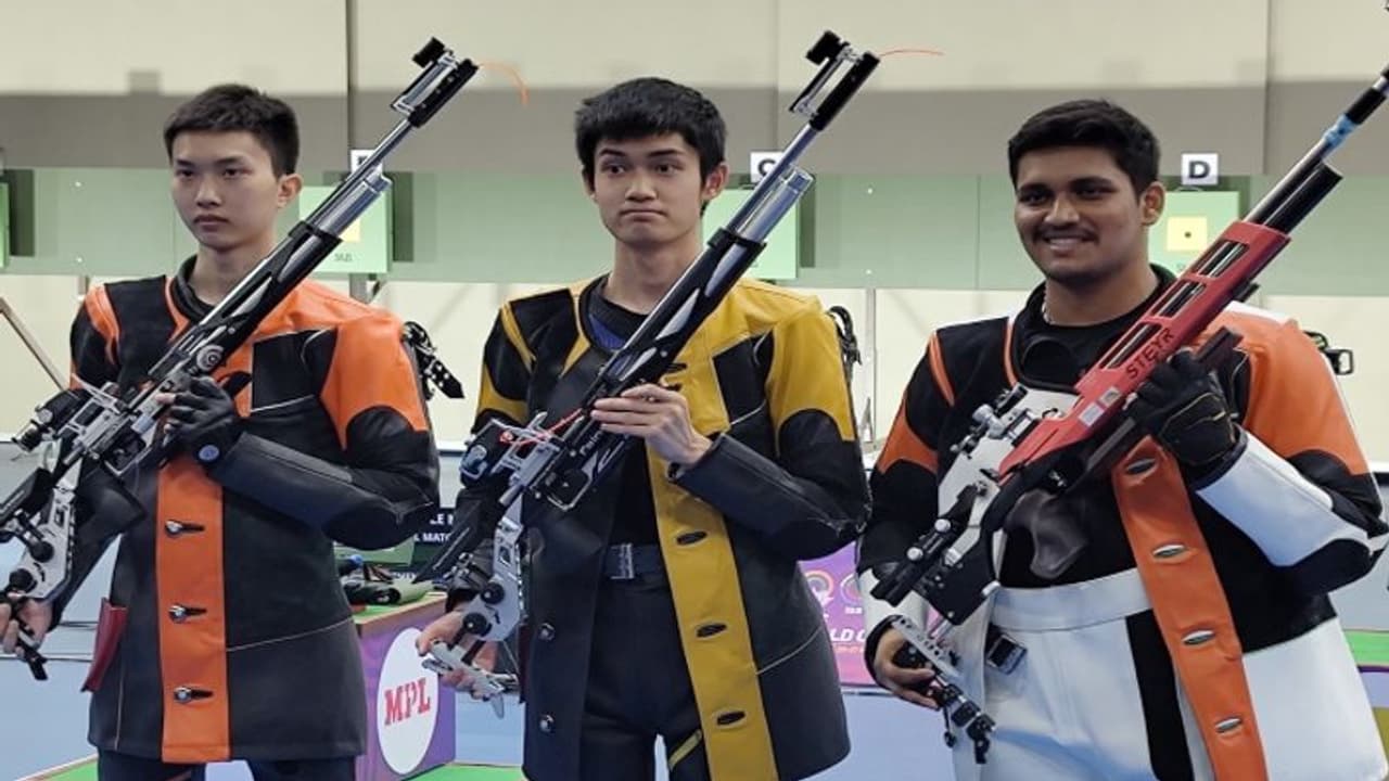 உலகக் கோப்பை துப்பாக்கிச் சுடுதல் போட்டி இந்திய வீரர் ருத்ராங்ஷ் பாட்டீல் வெண்கல பதக்கம்! உலகக் கோப்பை துப்பாக்கிச் சுடுதல் போட்டி இந்திய வீரர் ருத்ராங்ஷ் பாட்டீல் வெண்கல பதக்கம்!