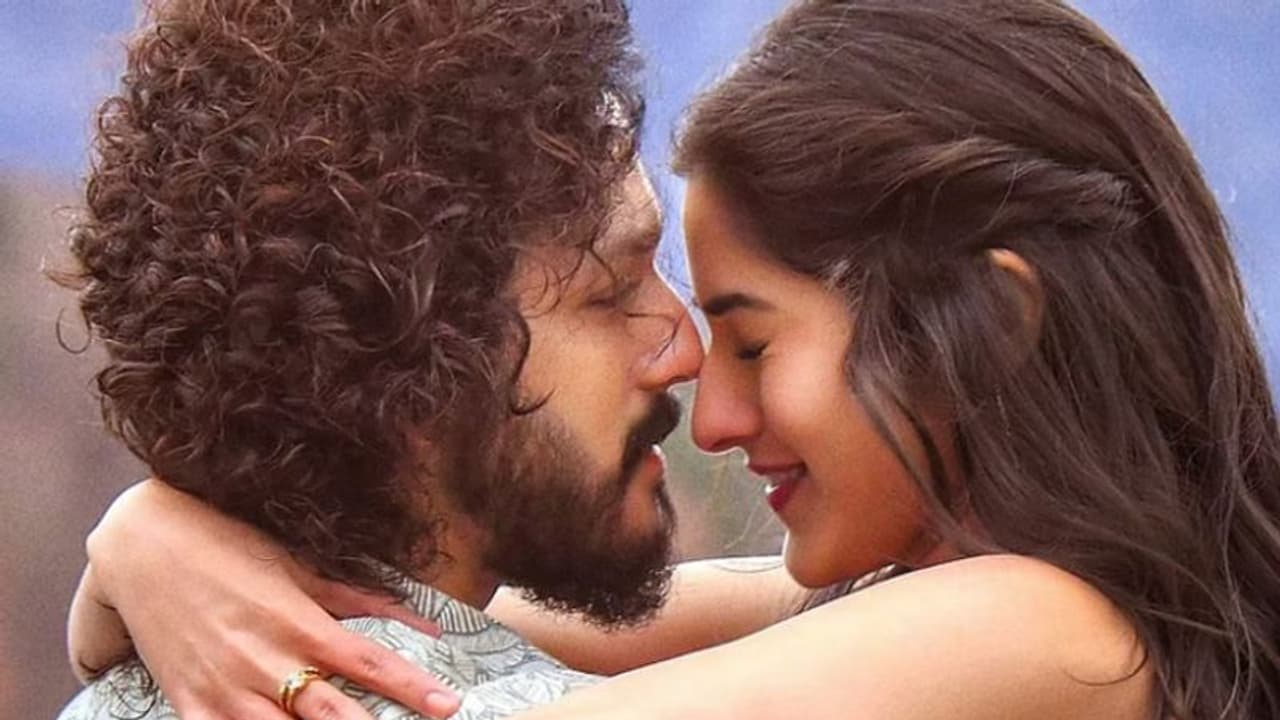 മമ്മൂട്ടിയുടെ തെലുങ്ക് ചിത്രത്തിലെ ഗാനം പുറത്ത്, നായകനായി അഖില് അക്കിനേനി മമ്മൂട്ടിയുടെ തെലുങ്ക് ചിത്രത്തിലെ ഗാനം പുറത്ത്, നായകനായി അഖില് അക്കിനേനി