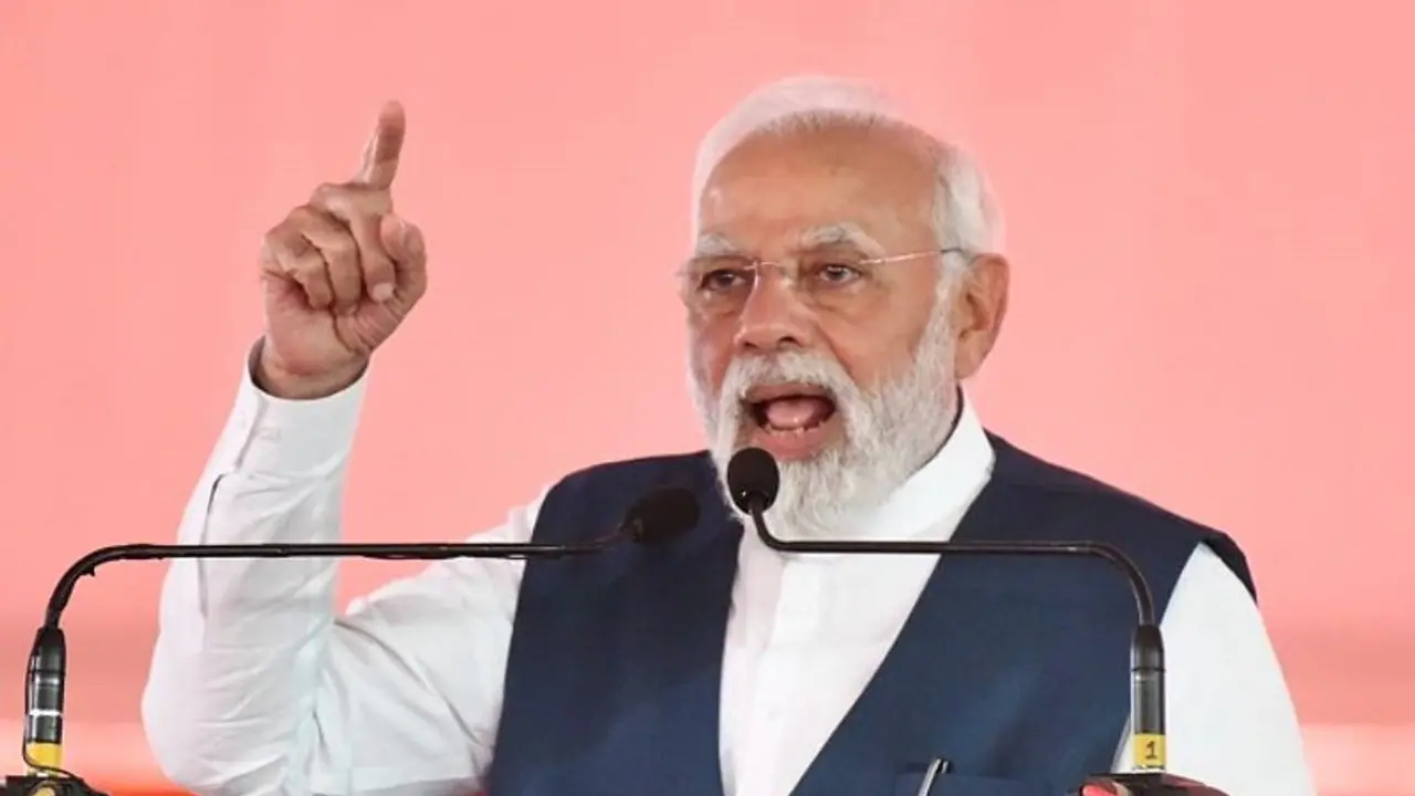 Gujarat HC sets aside CIC order to furnish PM Modi's degree certificate; imposes Rs 25k on Arvind Kejriwal Gujarat HC sets aside CIC order to furnish PM Modi's degree certificate; imposes Rs 25k on Arvind Kejriwal