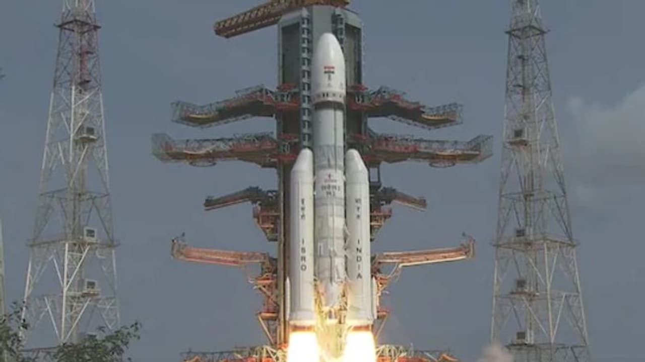 കൃത്യം, കിറുകൃത്യം: ഐഎസ്ആർഒയുടെ എൽവിഎം3 എം3 ദൗത്യം വിജയം: ഭ്രമണപഥത്തിലെത്തിയത് 36 ഉപഗ്രങ്ങൾ കൃത്യം, കിറുകൃത്യം: ഐഎസ്ആർഒയുടെ എൽവിഎം3 എം3 ദൗത്യം വിജയം: ഭ്രമണപഥത്തിലെത്തിയത് 36 ഉപഗ്രങ്ങൾ