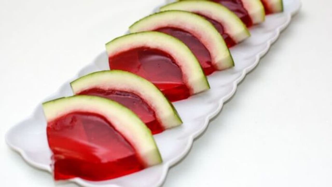 வாட்டர்மெலன் ஜெல்லி எவ்ளோ சாப்பிட்டாலும் பத்தல என்பார்கள் உங்கள் வீட்டு குட்டிஸ்! வாட்டர்மெலன் ஜெல்லி எவ்ளோ சாப்பிட்டாலும் பத்தல என்பார்கள் உங்கள் வீட்டு குட்டிஸ்!