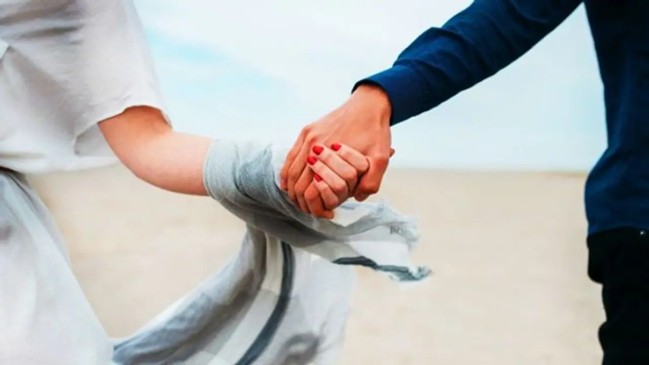 ಮೈಸೂರು: ಕೈಕೊಟ್ಟ ಅತ್ತೆ ಮಗಳು, ಡೆತ್ ನೋಟ್ ಬರೆದು ಭಗ್ನಪ್ರೇಮಿ ನಾಪತ್ತೆ..! ಮೈಸೂರು: ಕೈಕೊಟ್ಟ ಅತ್ತೆ ಮಗಳು, ಡೆತ್ ನೋಟ್ ಬರೆದು ಭಗ್ನಪ್ರೇಮಿ ನಾಪತ್ತೆ..!