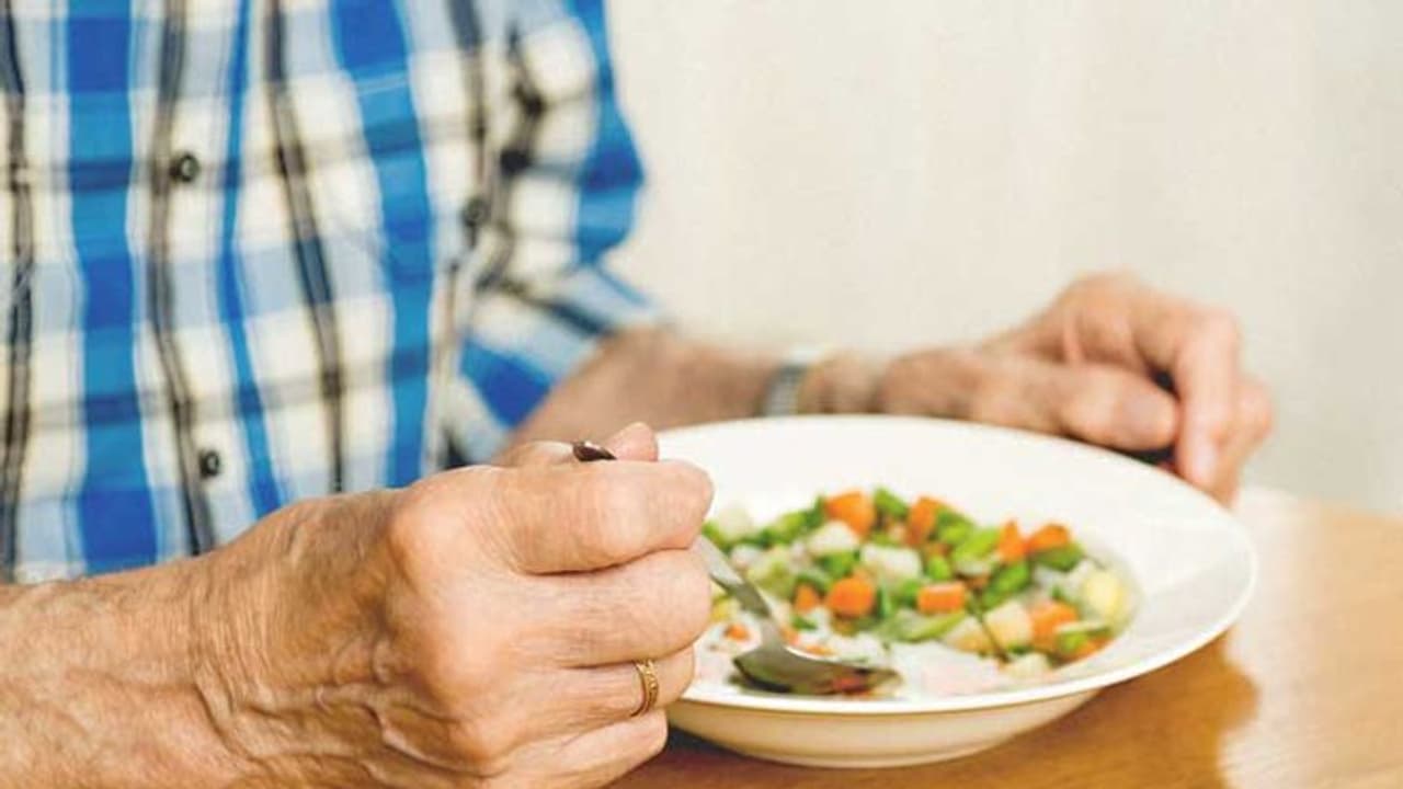 ഭാരം കുറയ്ക്കാൻ പ്രഭാതഭക്ഷണം ഒഴിവാക്കാറുണ്ടോ? ഭക്ഷണ കാര്യത്തിലെ നാല് തെറ്റുകൾ 