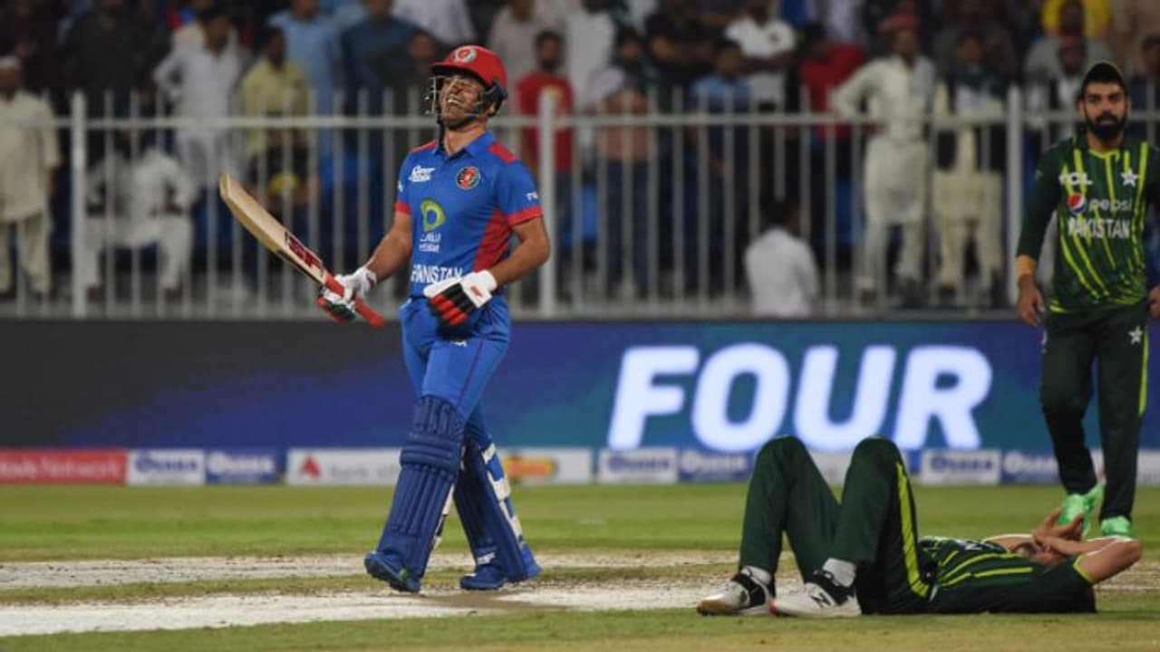 അഫ്ഗാന്റെ ചരിത്ര പരമ്പര നേട്ടത്തിന് കാരണമായത് നസീം ഷായുടെ ഓവര്; പിന്നാലെ വികാരനിര്ഭരമായ രംഗങ്ങള് വീഡിയോ അഫ്ഗാന്റെ ചരിത്ര പരമ്പര നേട്ടത്തിന് കാരണമായത് നസീം ഷായുടെ ഓവര്; പിന്നാലെ വികാരനിര്ഭരമായ രംഗങ്ങള് വീഡിയോ