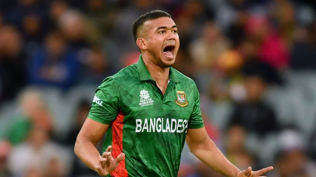 ഉറക്കത്തില്പ്പെട്ടു; ലോകകപ്പില് ഇന്ത്യക്കെതിരായ മത്സരം നഷ്ടമായി ബംഗ്ലാദേശ് സൂപ്പര് താരം ഉറക്കത്തില്പ്പെട്ടു; ലോകകപ്പില് ഇന്ത്യക്കെതിരായ മത്സരം നഷ്ടമായി ബംഗ്ലാദേശ് സൂപ്പര് താരം