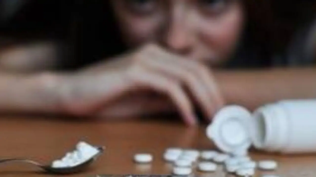 ದುಬೈನಲ್ಲಿ ಕುಳಿತು ಬೆಂಗಳೂರಿನಲ್ಲಿ ತಾಯಿ, ಮಗಳ ಡ್ರಗ್ ದಂಧೆ!