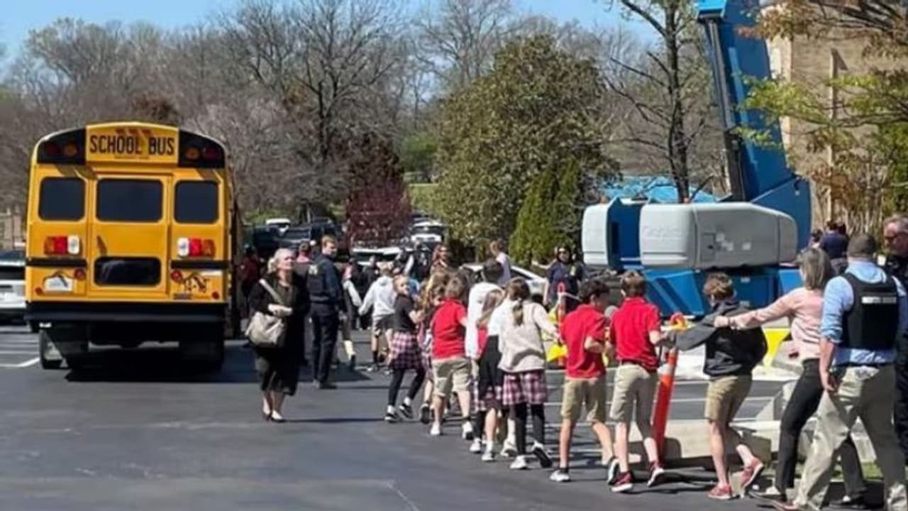 Nashville |அமெரிக்கா: பள்ளியில் துப்பாக்கி சூடு.. குழந்தைகள் உட்பட 6 பேர் பலி பெண்ணை சுட்டுக்கொன்ற காவல்துறை Nashville |அமெரிக்கா: பள்ளியில் துப்பாக்கி சூடு.. குழந்தைகள் உட்பட 6 பேர் பலி பெண்ணை சுட்டுக்கொன்ற காவல்துறை