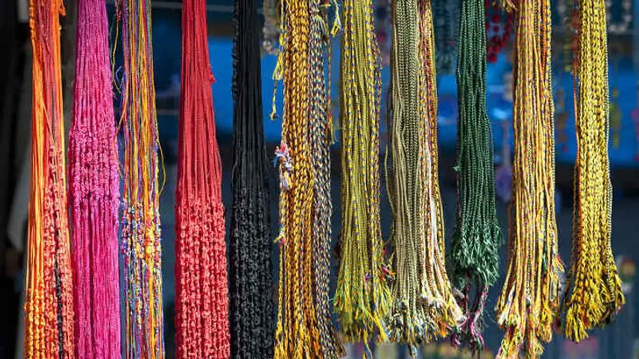 நீங்கள் என்னக் கலர் கயிறை கட்டி இருக்கிறீர்கள்? அதற்கு என்ன பலன் என்று தெரியுமா? 