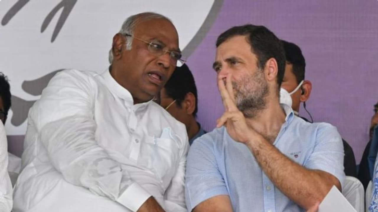 'രാഹുൽ അമ്മയ്ക്കൊപ്പം താമസിക്കും, അല്ലെങ്കിൽ എനിക്കൊപ്പം വരും'; ബിജെപിക്ക് മറുപടിയുമായി ഖാര്‍ഗെ