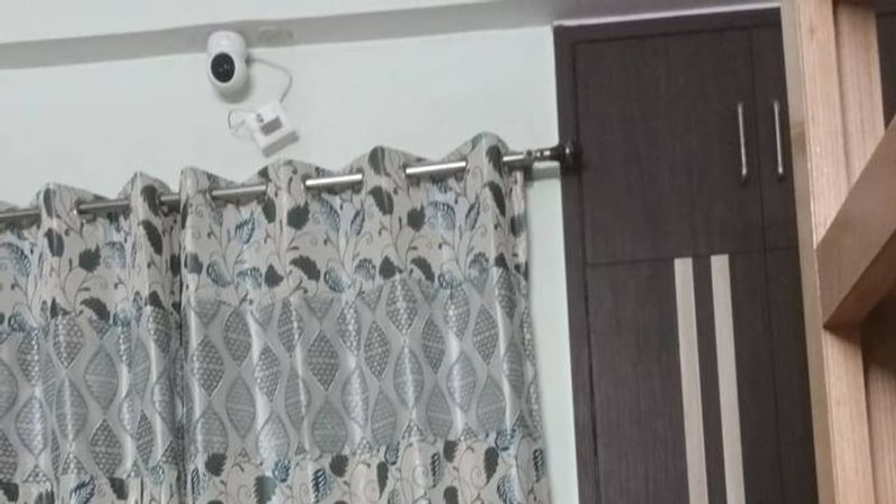 പാതിരാത്രി ഗെയിം കളിച്ചു, 16 കാരന്റെ മുറിയിൽ ക്യാമറ സ്ഥാപിച്ച് പിതാവ്, വിമർശിച്ച് സോഷ്യൽ മീഡിയ പാതിരാത്രി ഗെയിം കളിച്ചു, 16 കാരന്റെ മുറിയിൽ ക്യാമറ സ്ഥാപിച്ച് പിതാവ്, വിമർശിച്ച് സോഷ്യൽ മീഡിയ