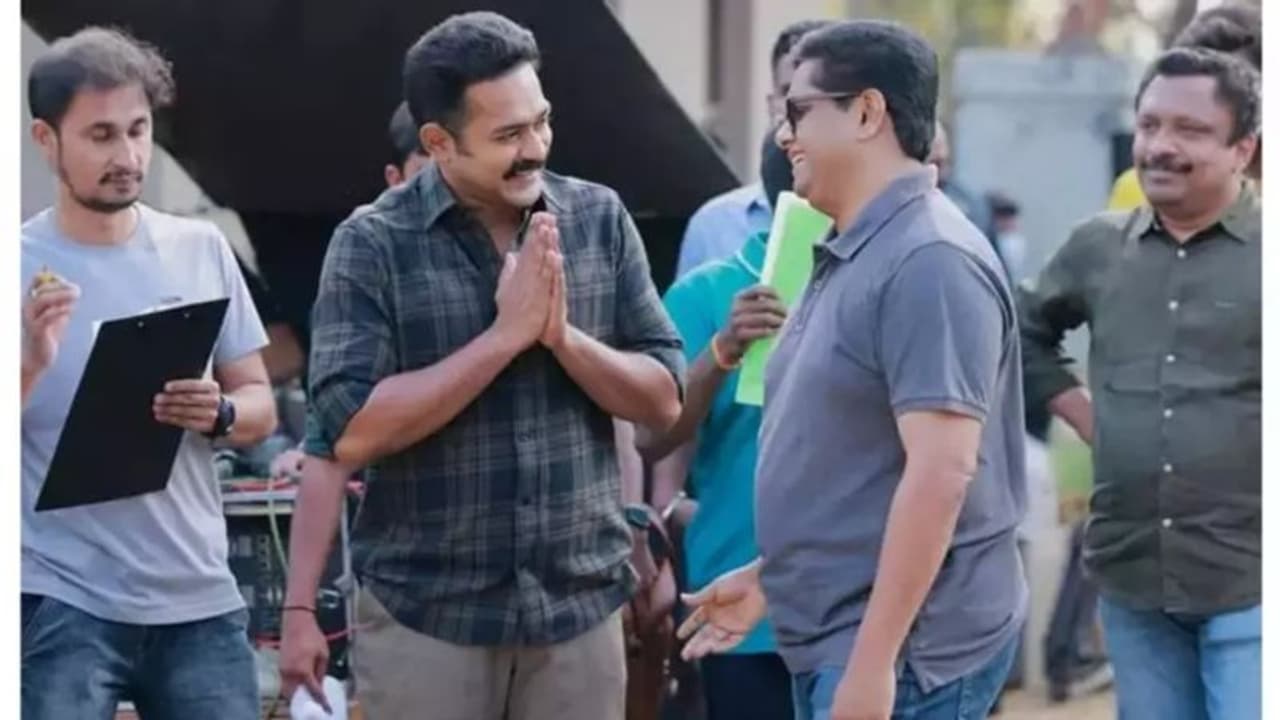 ജീത്തു ജോസഫ് ആസിഫ് അലി കോമ്പോ വീണ്ടും; ഇത്തവണ പുതിയ റോൾ, സിനിമ തുടങ്ങി ജീത്തു ജോസഫ് ആസിഫ് അലി കോമ്പോ വീണ്ടും; ഇത്തവണ പുതിയ റോൾ, സിനിമ തുടങ്ങി