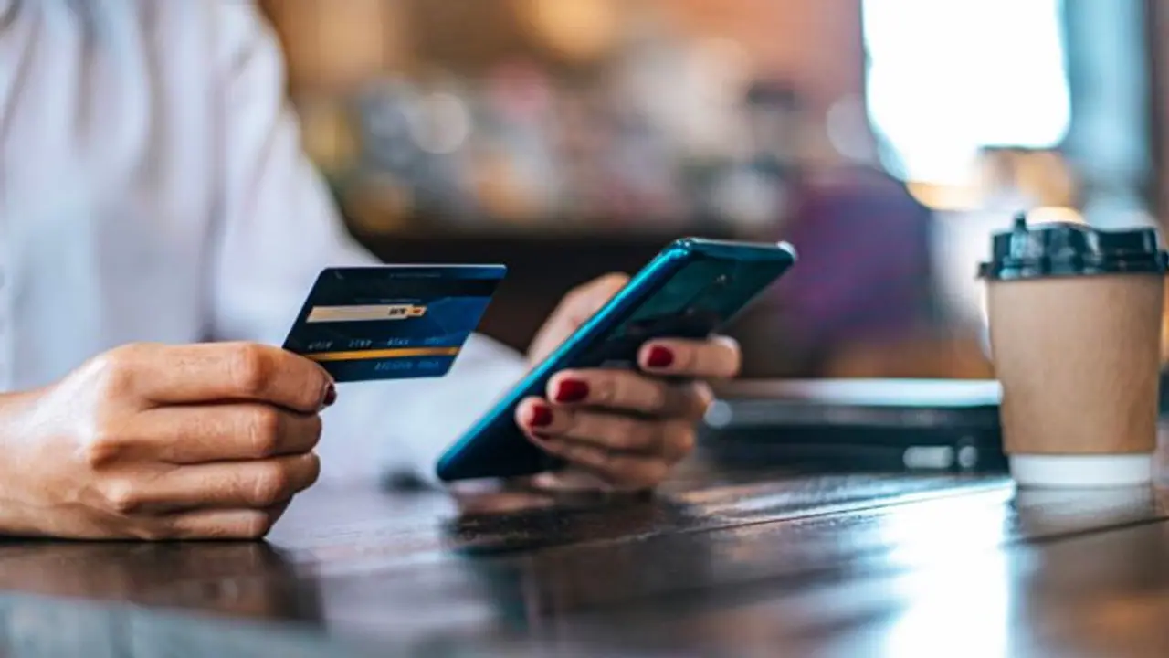 அலர்ட்.. இந்த SMS வந்தா நம்ப வேண்டாம்.. உடனே புகார் அளிக்க வேண்டும்.. எஸ்பிஐ வங்கி எச்சரிக்கை..