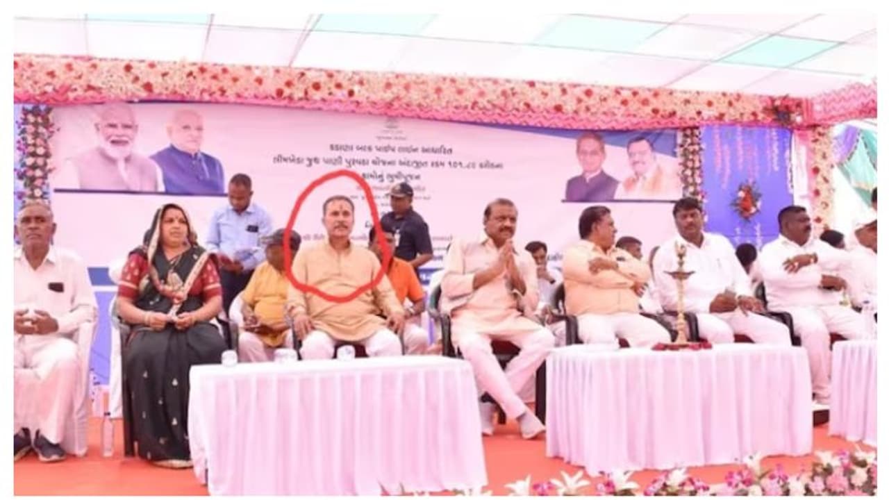 ബിൽക്കീസ് ബാനു കേസിലെ കുറ്റവാളി ​ഗുജറാത്ത് സർക്കാർ പരിപാടിയിൽ; ബിജെപി എംപിക്കും എംഎൽഎക്കുമൊപ്പം വേദിയില്‍