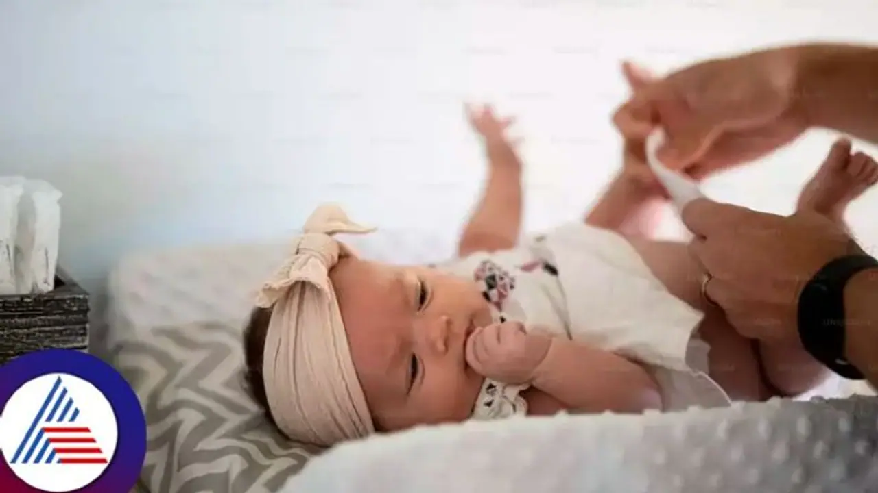 ಅತ್ತೆಗೆ ಮಗುವಿನ ಡೈಪರ್ ಬದಲಾಯಿಸಲು ಬಿಡೋಲ್ಲ ಈ ಸೊಸೆ, ಪಾಪು ಪ್ರೈವೆಸಿ ಹೋಗುತ್ತಂತೆ! ಅತ್ತೆಗೆ ಮಗುವಿನ ಡೈಪರ್ ಬದಲಾಯಿಸಲು ಬಿಡೋಲ್ಲ ಈ ಸೊಸೆ, ಪಾಪು ಪ್ರೈವೆಸಿ ಹೋಗುತ್ತಂತೆ!