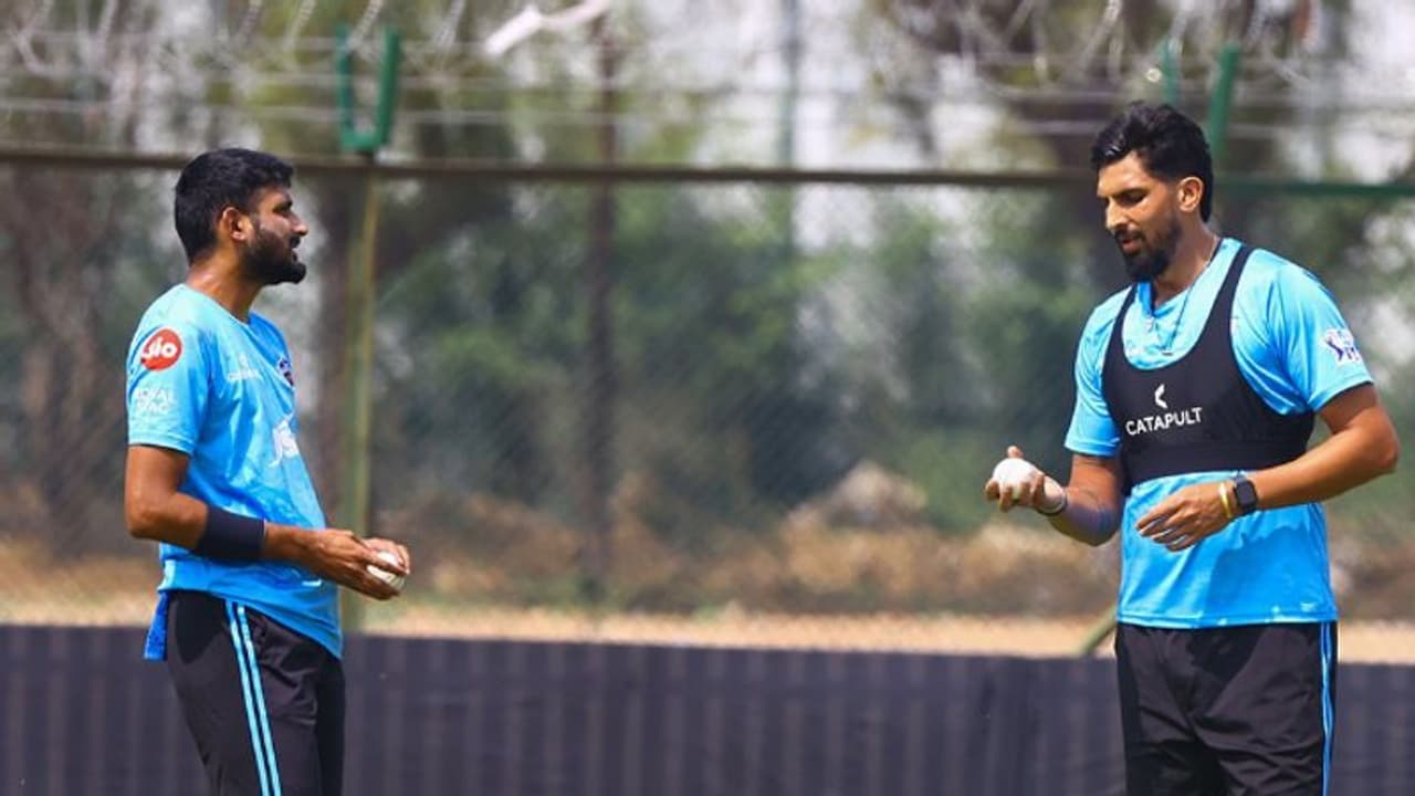 റിഷഭ് പന്ത് ഇല്ലെങ്കിലും ഡല്ഹിയുടെ ആവനാഴിയില് അസ്ത്രങ്ങളേറെ; ഒരു ചോദ്യം ബാക്കി, കുറേ ആശങ്കകളും റിഷഭ് പന്ത് ഇല്ലെങ്കിലും ഡല്ഹിയുടെ ആവനാഴിയില് അസ്ത്രങ്ങളേറെ; ഒരു ചോദ്യം ബാക്കി, കുറേ ആശങ്കകളും