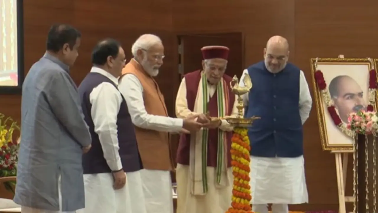 ದೊಡ್ಡ ಕನಸಿನೊಂದಿಗೆ ಹೆಜ್ಜೆ ಇಟ್ಟ ಸಣ್ಣ ಪಾರ್ಟಿ, ಹೊಸ ಕಚೇರಿ ಉದ್ಘಾಟಿಸಿ ಬಿಜೆಪಿ ಏಳುಬೀಳು ನೆನೆದ ಮೋದಿ!