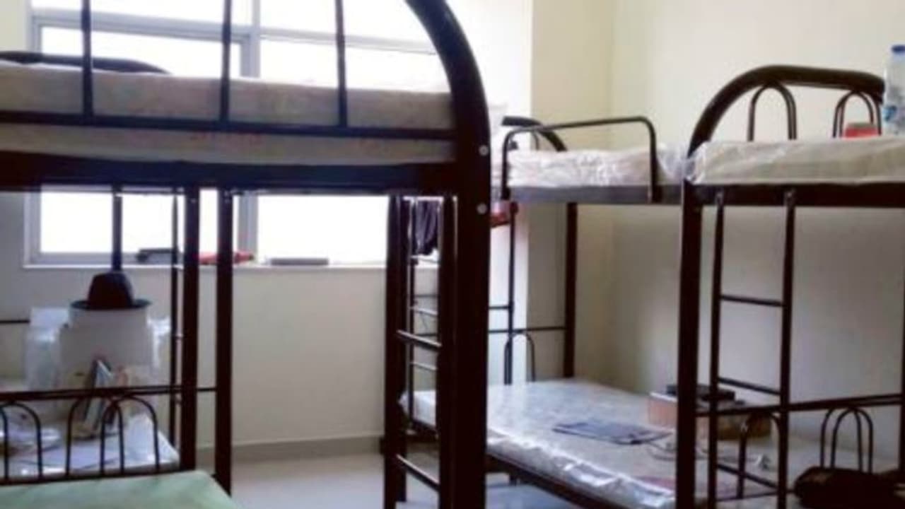 പ്രവാസികള് ശ്രദ്ധിക്കുക; ബാച്ച്ലര് റൂമുകളില് അധികൃതരുടെ പരിശോധന പ്രവാസികള് ശ്രദ്ധിക്കുക; ബാച്ച്ലര് റൂമുകളില് അധികൃതരുടെ പരിശോധന