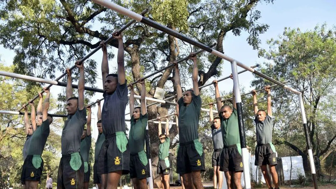 ಅಗ್ನಿವೀರ ನೇಮಕಕ್ಕೆ ಆನ್ಲೈನ್ ಪರೀಕ್ಷೆ ಶುರು: ಏ.27ರವರೆಗೆ ದೇಶಾದ್ಯಂತ ಪರೀಕ್ಷೆ ಅಗ್ನಿವೀರ ನೇಮಕಕ್ಕೆ ಆನ್ಲೈನ್ ಪರೀಕ್ಷೆ ಶುರು: ಏ.27ರವರೆಗೆ ದೇಶಾದ್ಯಂತ ಪರೀಕ್ಷೆ