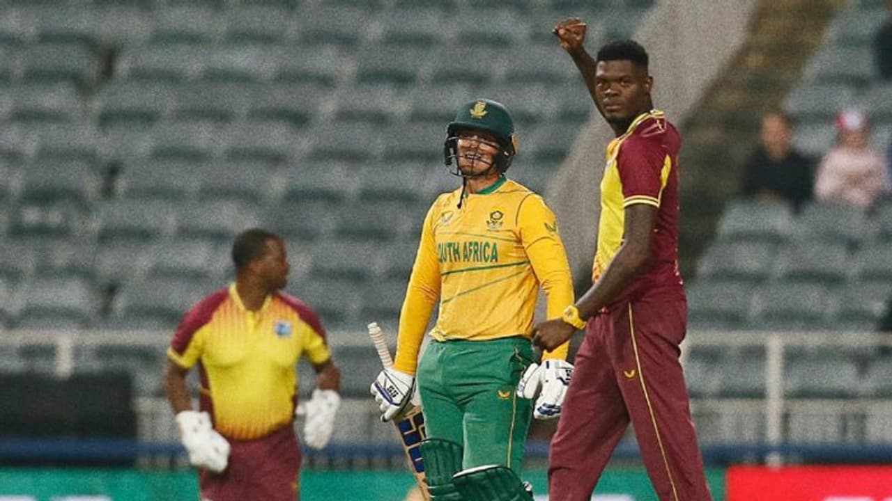 സൂപ്പര് ഹീറോ അല്സാരി ജോസഫ്, അഞ്ച് വിക്കറ്റ്! ദക്ഷിണാഫ്രിക്കയെ തകര്ത്ത് വിന്ഡീസിന് ടി20 പരമ്പര സൂപ്പര് ഹീറോ അല്സാരി ജോസഫ്, അഞ്ച് വിക്കറ്റ്! ദക്ഷിണാഫ്രിക്കയെ തകര്ത്ത് വിന്ഡീസിന് ടി20 പരമ്പര