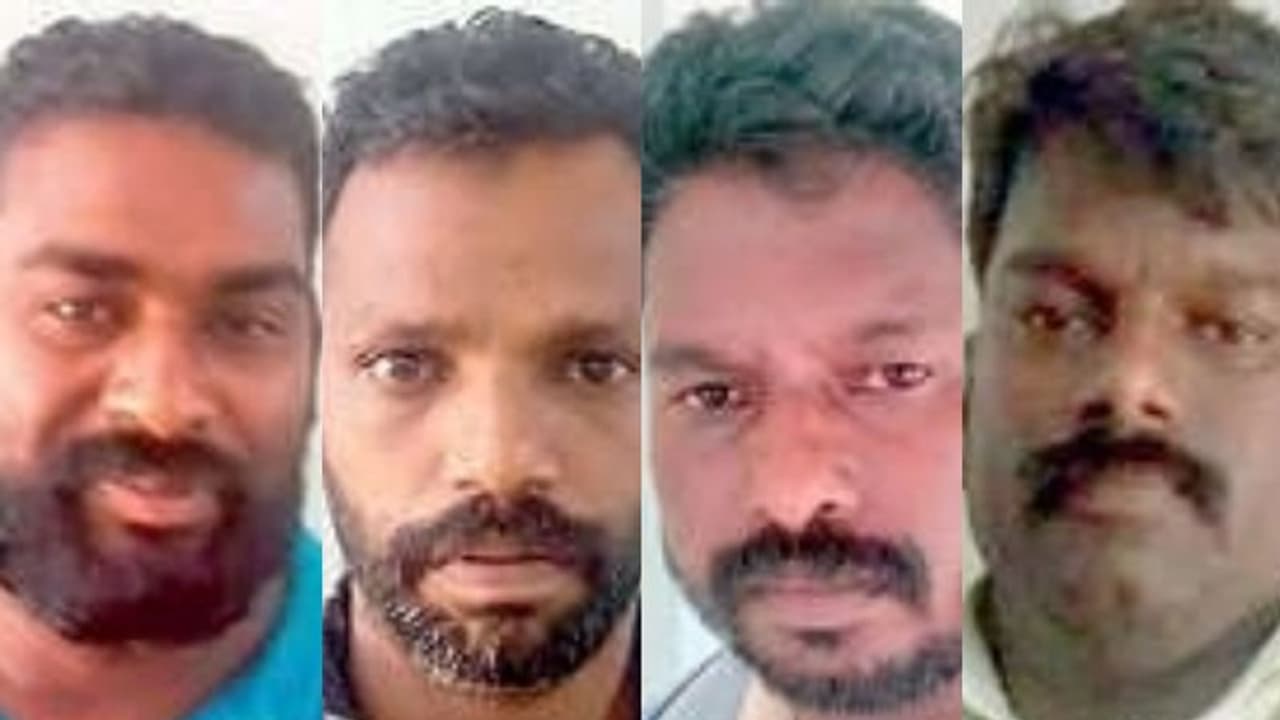 ക്ഷേത്രത്തിൽ നാടൻപാട്ട് നടക്കുന്നതിനിടെ ഡാന്സ് കളിച്ച യുവാവിനെ കുത്തി; കൊലക്കുറ്റത്തിന് 4 പേർ പിടിയിൽ ക്ഷേത്രത്തിൽ നാടൻപാട്ട് നടക്കുന്നതിനിടെ ഡാന്സ് കളിച്ച യുവാവിനെ കുത്തി; കൊലക്കുറ്റത്തിന് 4 പേർ പിടിയിൽ