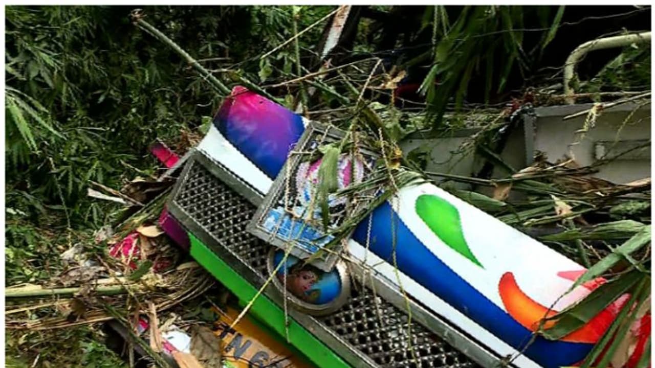 ഇലവുങ്കൽ ബസ് അപകടം; അശ്രദ്ധമായി വാഹനം ഓടിച്ചതിന് ഡ്രൈവർക്കെതിരെ കേസ്; മൂന്ന് പേരുടെ നില ഗുരുതരം