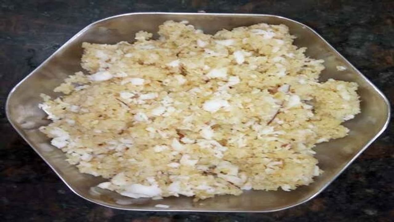 எப்போதும் ஒரே மாதிரியான புட்டு சாப்பிட்டு அலுத்து போய்டுச்சா! அப்போ ஒரு முறை ரவா புட்டு செய்து சாப்பிடுங்க! 