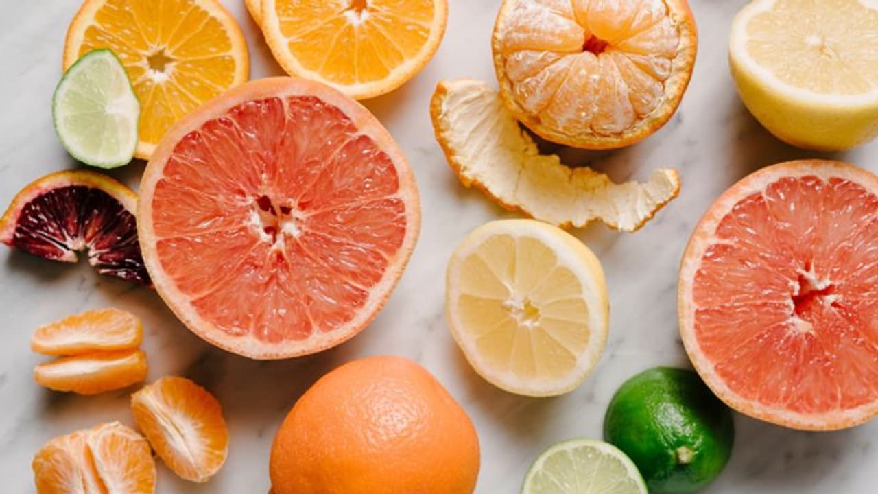 വേനല്ക്കാലത്ത് ഡയറ്റില് ഉള്പ്പെടുത്താം വിറ്റാമിന് സി അടങ്ങിയ ഈ നാല് പഴങ്ങള്... വേനല്ക്കാലത്ത് ഡയറ്റില് ഉള്പ്പെടുത്താം വിറ്റാമിന് സി അടങ്ങിയ ഈ നാല് പഴങ്ങള്...