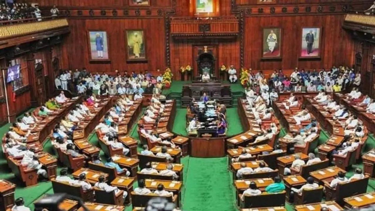 ಕರ್ನಾಟಕ ವಿಧಾನಸಭೆ 2018ರ ಚುನಾವಣೆ ಪಕ್ಷಗಳ ಬಲಾಬಲ ಎಷ್ಟಿದೆ?: 2023ಕ್ಕೆ ಏನಾಗಲಿದೆ.! ಕರ್ನಾಟಕ ವಿಧಾನಸಭೆ 2018ರ ಚುನಾವಣೆ ಪಕ್ಷಗಳ ಬಲಾಬಲ ಎಷ್ಟಿದೆ?: 2023ಕ್ಕೆ ಏನಾಗಲಿದೆ.!