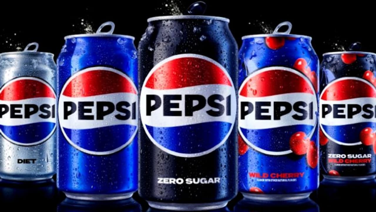 '125 വർഷത്തെ പ്രൗഢി'; പുത്തൻ ലോഗോയുമായി വിപണി പിടിക്കാൻ പെപ്സി '125 വർഷത്തെ പ്രൗഢി'; പുത്തൻ ലോഗോയുമായി വിപണി പിടിക്കാൻ പെപ്സി
