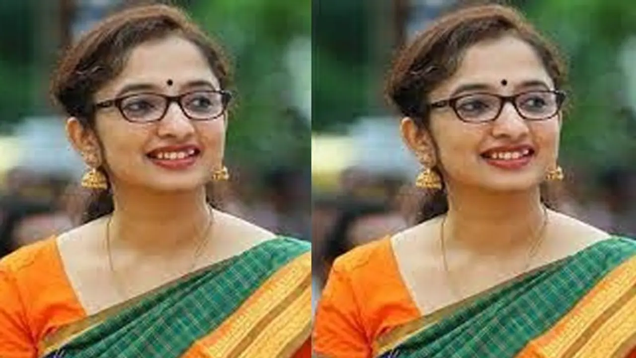 ముద్దు చేస్తూనే, వివస్త్రను చేశారు.. వాళ్ల ముఖాలు ఇప్పటికీ గుర్తే : కలెక్టర్ దివ్య సంచలన వ్యాఖ్యలు ముద్దు చేస్తూనే, వివస్త్రను చేశారు.. వాళ్ల ముఖాలు ఇప్పటికీ గుర్తే : కలెక్టర్ దివ్య సంచలన వ్యాఖ్యలు