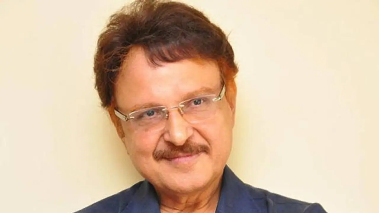 కాస్త కోలుకున్న శరత్ బాబు ఆరోగ్యం, ఐసీయూ నుంచి బయటకు టాలీవుడ్ స్టార్ నటుడు