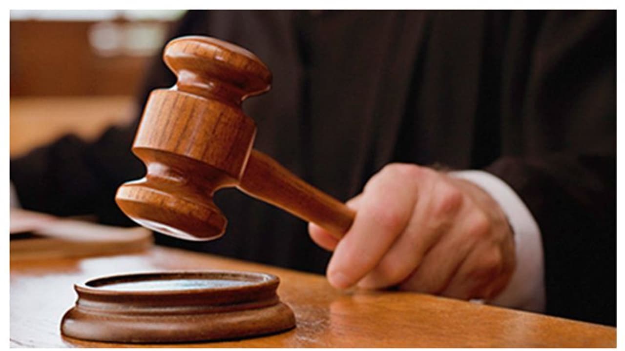 പന്ത്രണ്ട് വയസുകാരിയെ പീഡിപ്പിച്ച പ്രതിക്ക് ജീവപര്യന്തം ശിക്ഷ വിധിച്ച് കോടതി പന്ത്രണ്ട് വയസുകാരിയെ പീഡിപ്പിച്ച പ്രതിക്ക് ജീവപര്യന്തം ശിക്ഷ വിധിച്ച് കോടതി