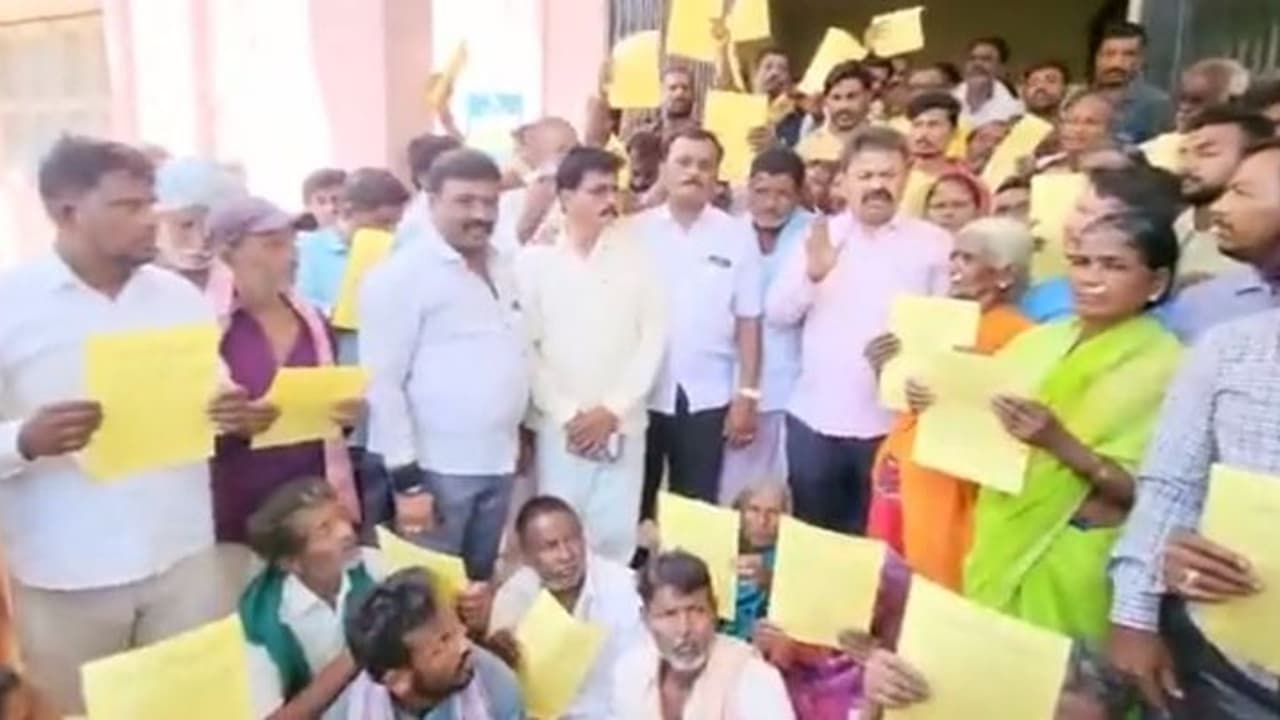 ಒಂದೇ ದಿನದಲ್ಲಿ 250 ಸಾಗುವಳಿ ಚೀಟಿ ವಿತರಣೆ: ಇದೊಂದು ಐತಿಹಾಸಿಕ ದಾಖಲೆ ಎಂದ ಎಂ.ಪಿ. ರೇಣುಕಾಚಾರ್ಯ 