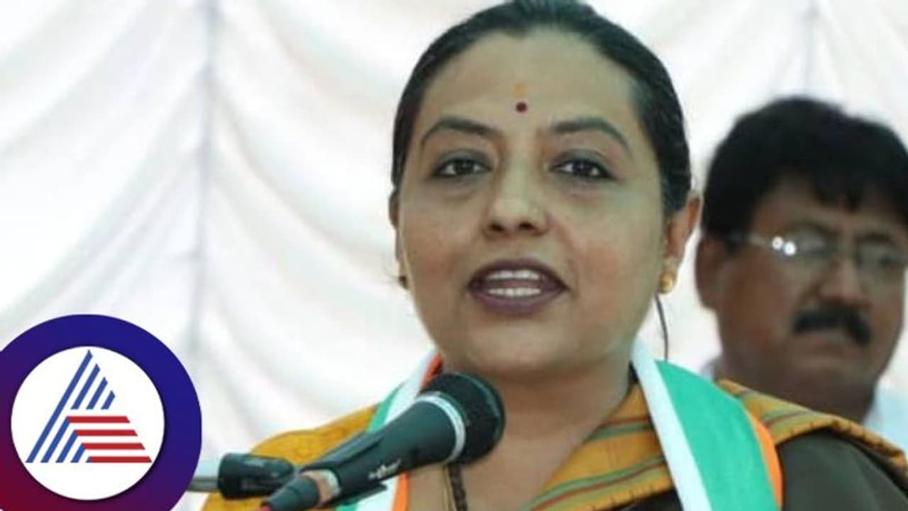 ಪ್ರಜಾಪ್ರಭುತ್ವ ನಾಶ ಮಾಡಲು ಹೊರಟಿರುವ ಪ್ರಧಾನಿ: ಮೋದಿ ವಿರುದ್ಧ ಯಶೋಮತಿ ಠಾಕೂರ್ ವಾಗ್ದಾಳಿ ಪ್ರಜಾಪ್ರಭುತ್ವ ನಾಶ ಮಾಡಲು ಹೊರಟಿರುವ ಪ್ರಧಾನಿ: ಮೋದಿ ವಿರುದ್ಧ ಯಶೋಮತಿ ಠಾಕೂರ್ ವಾಗ್ದಾಳಿ