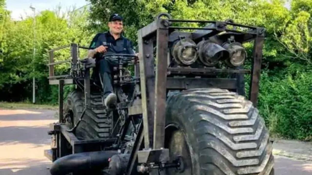 ലോകത്തിലെ ഏറ്റവും വലിയ സൈക്കിളിനു ഭാരം 2177 കിലോ; നിർമ്മാണം സ്ക്രാപ്പ് മെറ്റൽസ് കൊണ്ട് ലോകത്തിലെ ഏറ്റവും വലിയ സൈക്കിളിനു ഭാരം 2177 കിലോ; നിർമ്മാണം സ്ക്രാപ്പ് മെറ്റൽസ് കൊണ്ട്