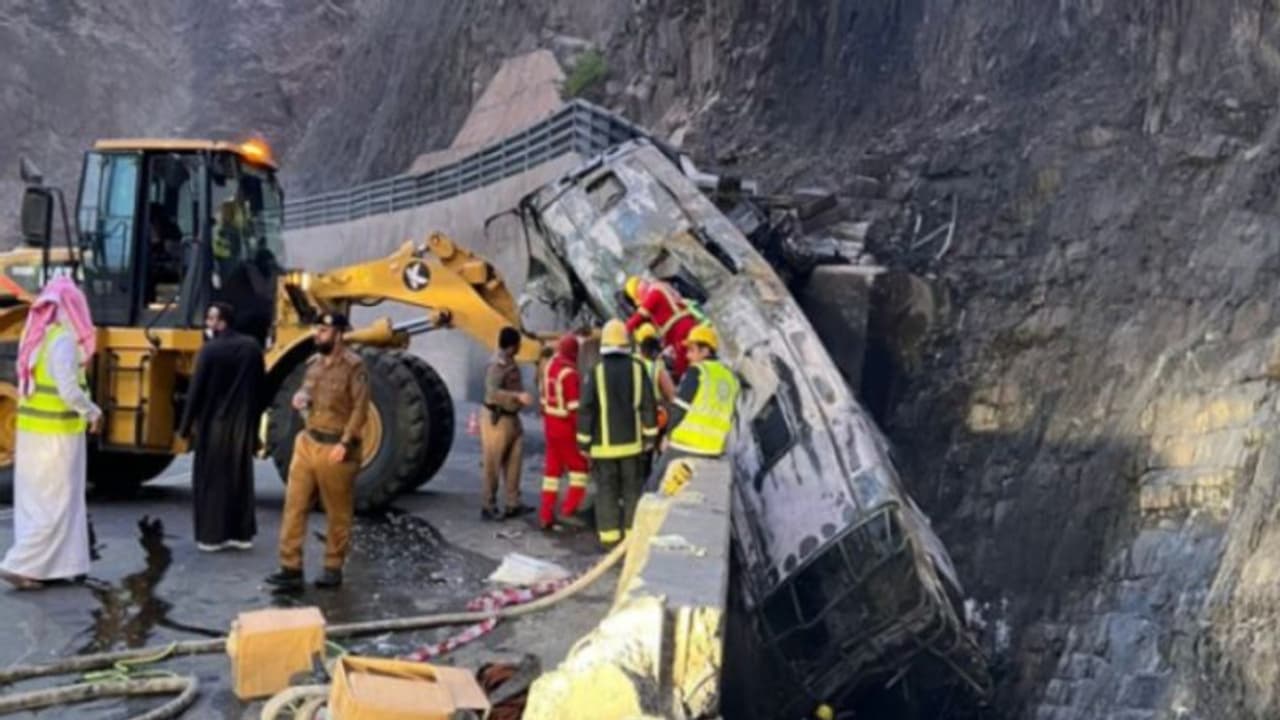 അബഹ ബസപകടം; ഉംറ ഓഫീസുകളിൽ പരിശോധന, നിരവധി സ്ഥാപനങ്ങള് അടച്ചുപൂട്ടി അബഹ ബസപകടം; ഉംറ ഓഫീസുകളിൽ പരിശോധന, നിരവധി സ്ഥാപനങ്ങള് അടച്ചുപൂട്ടി