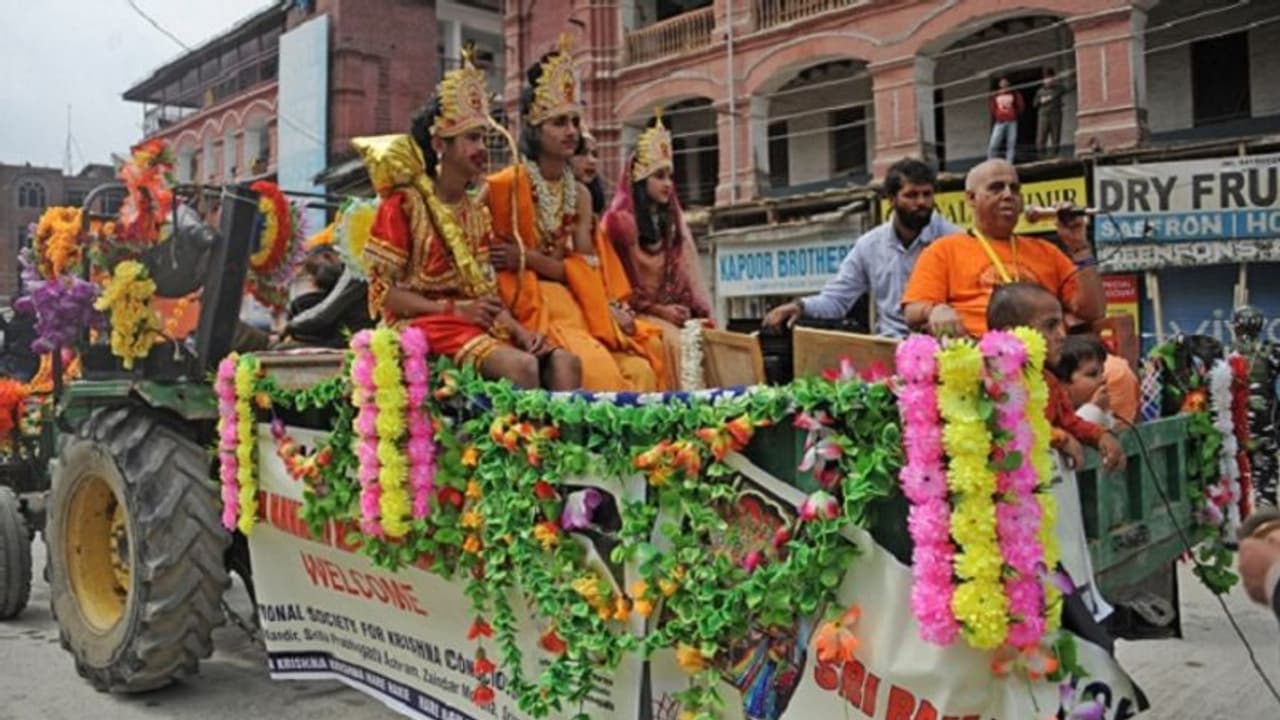 ಜಮ್ಮು ಕಾಶ್ಮೀರದಲ್ಲಿ ಭರ್ಜರಿಯಾಗಿ ನಡೆದ ರಾಮನವಮಿ ಶೋಭಾಯಾತ್ರೆ!