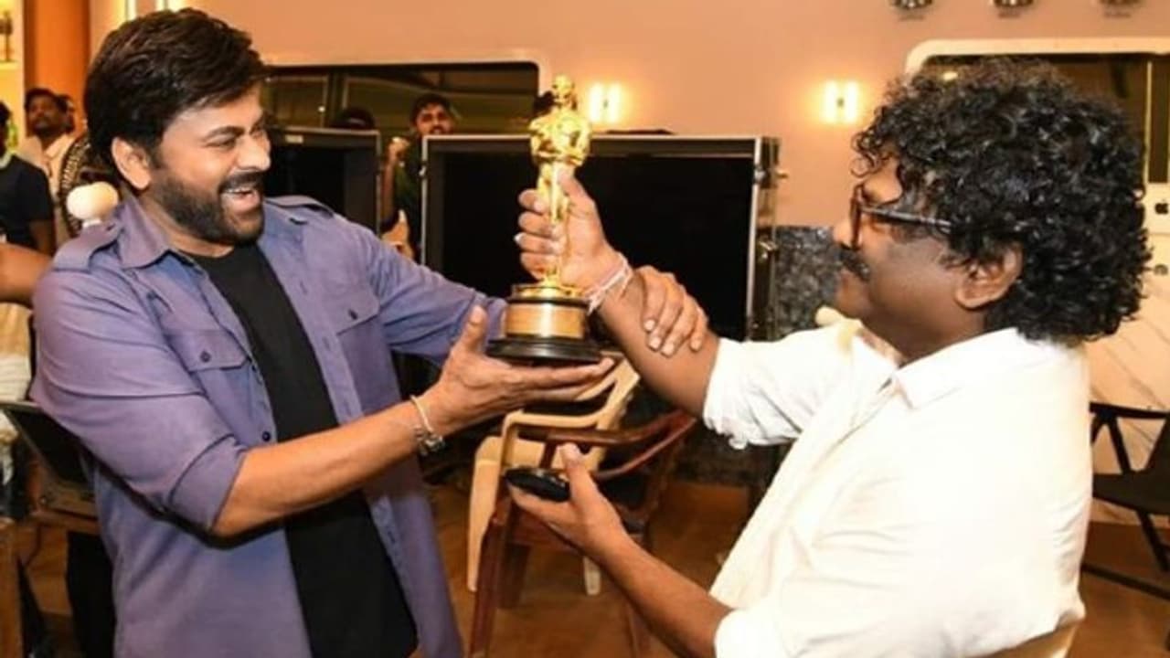 చంద్రబోస్ కు చిరంజీవి ఘన సన్మానం.. ఆస్కార్ వేదికపై మొదటి తెలుగు పదం వినిపించావ్.. అంటూ ప్రశంసలు చంద్రబోస్ కు చిరంజీవి ఘన సన్మానం.. ఆస్కార్ వేదికపై మొదటి తెలుగు పదం వినిపించావ్.. అంటూ ప్రశంసలు